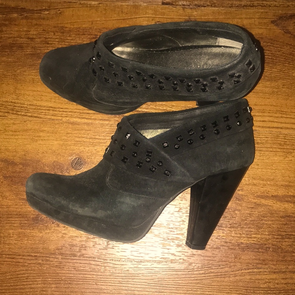 Kenneth Cole Reaction black booties